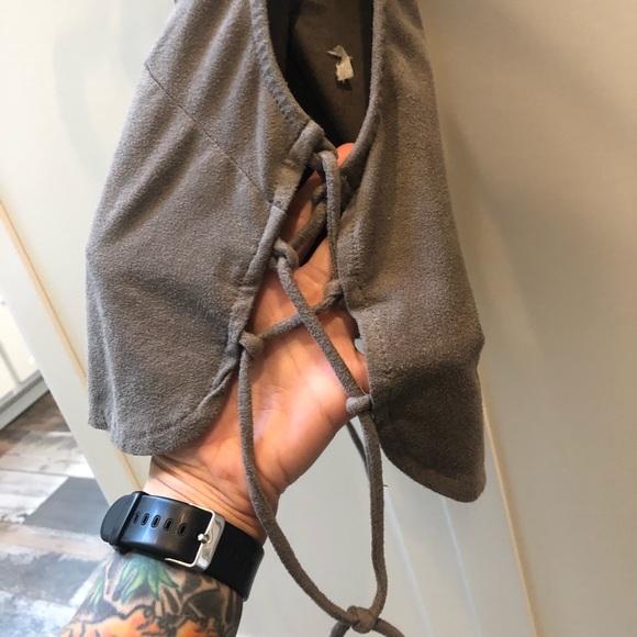 ⭐️3/$20⭐️ Suede side lace up crop top - Picture 3 of 7